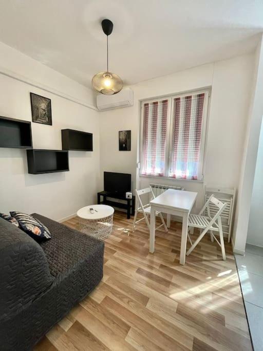 Leia Home W/Private Parking In Old Town Trieste Esterno foto
