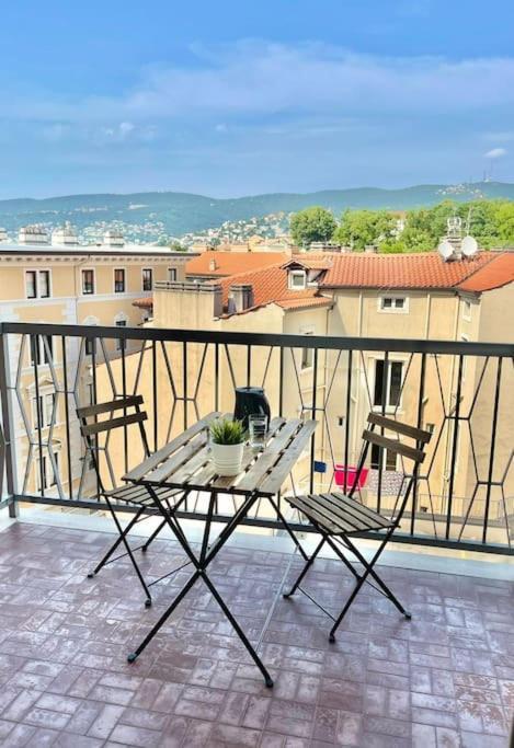 Leia Home W/Private Parking In Old Town Trieste Esterno foto